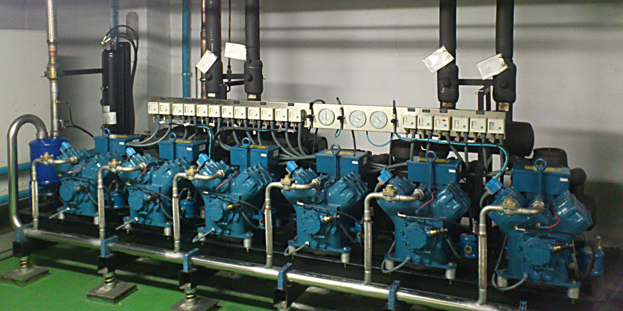 Heat recovery from compressors